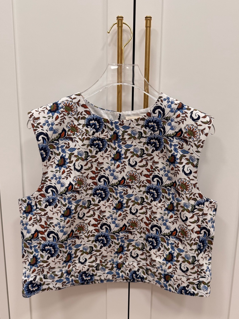 Julia Amory Slim Shell Top in Sold Out Pattern
